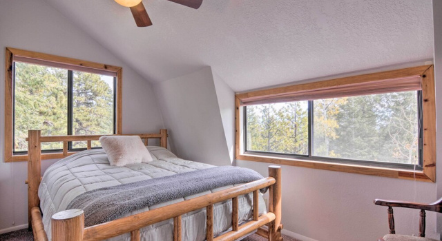 Duck Creek Village Cabin w/ Deck on Half Acre, Prenota Casa vacanze Duck Creek Village 