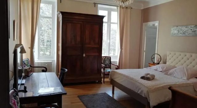 Номер Standard Chambres dHôtes de luxe Côté Parc-Côté Jardin avec parking privé gratuit