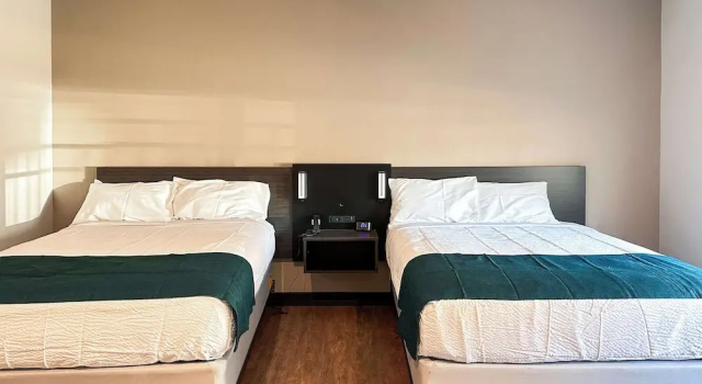 Четырёхместный номер Standard Studio 6 Richmond Airport