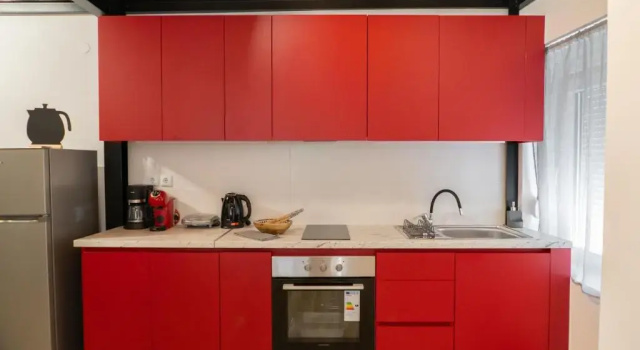 Zalman's Ground Floor 1BR Place
