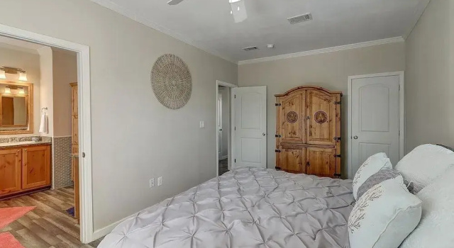 Casa Delfin Alegre 3 Bedroom Home by Redawning, Забронировать Дом для отпуска Отели Mustang Island с парковкой, Парковка