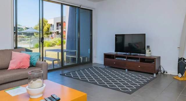 Poolside 3 Bedroom Condo, Забронировать Отель Отели Торки с бассейном, Бассейн