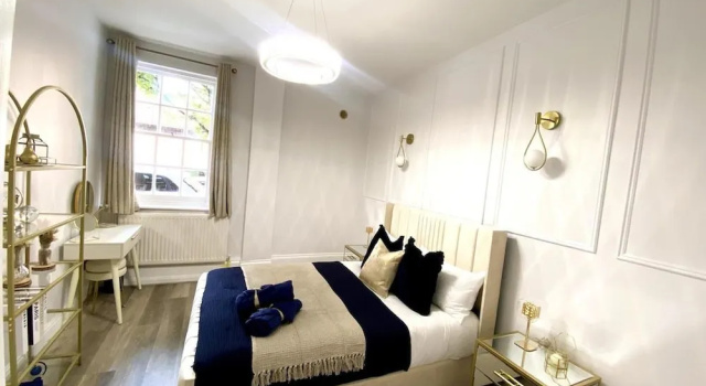 Inviting 3-bed Apartment in London, Забронировать Апартаменты/квартира Отели Большого Лондона с парковкой, Парковка
