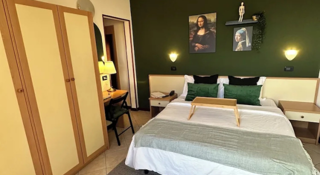 Четырёхместный номер Classic с балконом и с видом на горы Hotel La Riviera