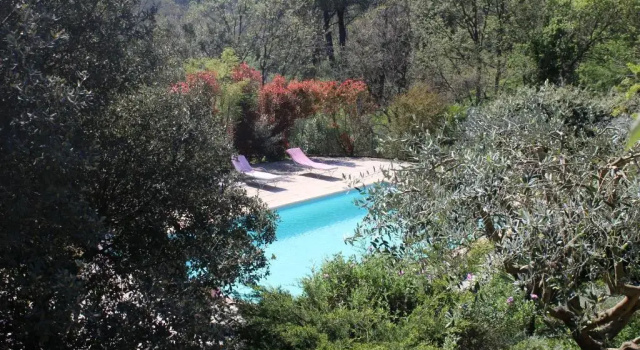 Bastide Saint Bernard, Забронировать Отель Отели Hautes-Alpes с парковкой, Парковка
