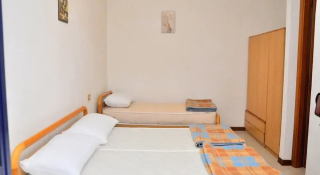 Comfortable Flat With Terrace 100m From the Beach