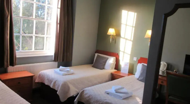 Трёхместный номер Standard London Inn