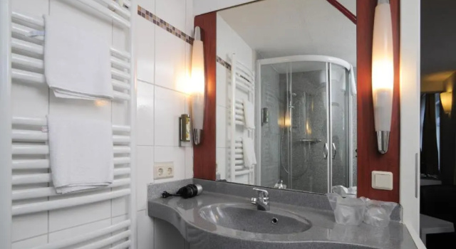 Двухместный номер Standard с балконом Le petit Palais - Hotel/Pension
