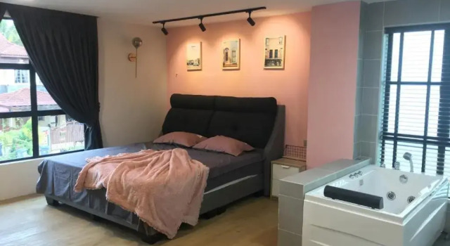 OneRiimba Private Pool & Garden Residence Johor Bahru, Забронировать Отель Букит-Инда Джохор-Бару, рядом с Торговый центр AEON Bukit Indah