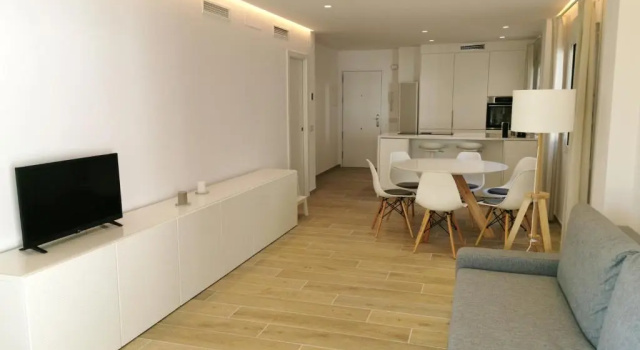 Bright 2 bedroom apt Golden Mile next to beach RDR225