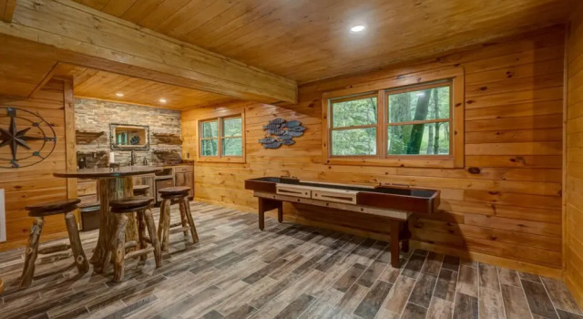 Castaway by Escape to Blue Ridge, Đặt Khách sạn Cherry Log 