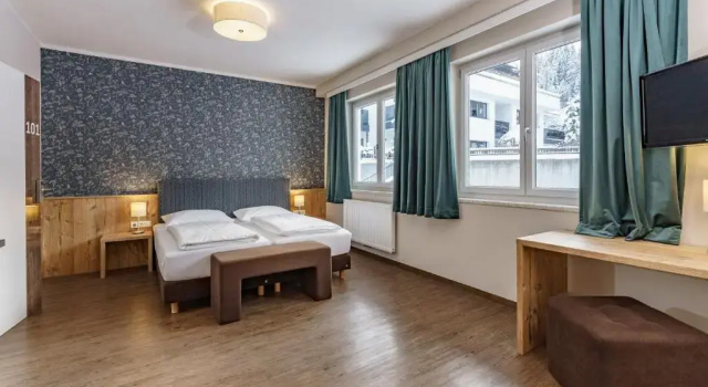 Трёхместный номер Standard Landhaus Hubertus Wellness & Breakfast
