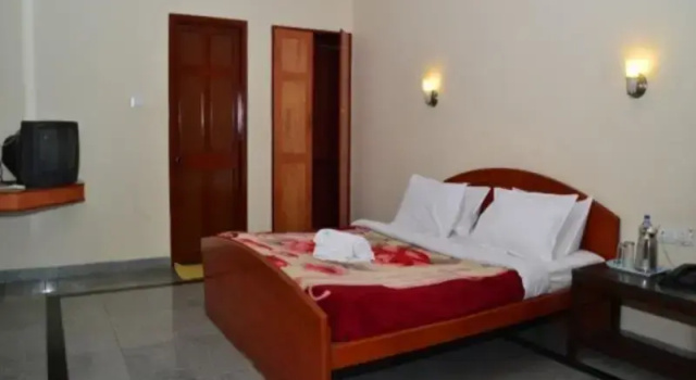 Green lake view resort cottage, Забронировать Курортный отель Курортные отели Кодайканала, рядом с Пешеходная тропа Коакерс-Уолк, Курортный отель