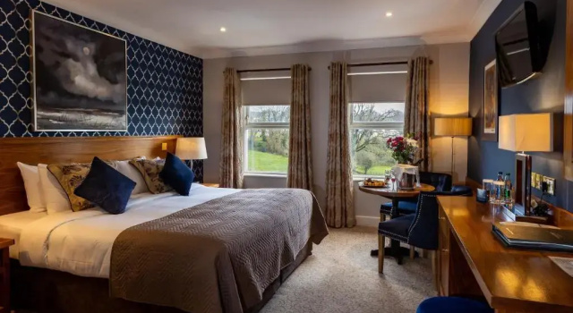 The Lakeside Hotel & Leisure Centre, Забронировать Отель Киллало Lough Derg