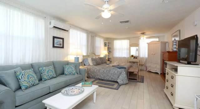 Beachfront Bed & Breakfast, Забронировать Отель «постель и завтрак» Сент-Огастин Saint Augustine Area