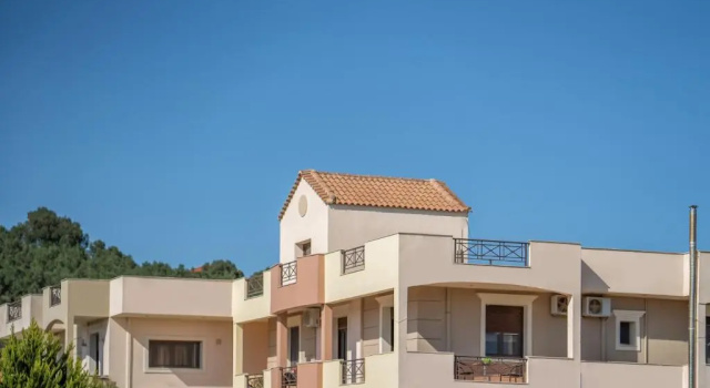 Athena's Holiday Home, Забронировать Отель Отели Циливи с парковкой, Парковка