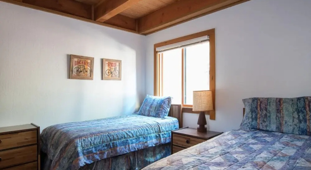 Amazing Home in Truckee With, Забронировать Отель Отели Траков с парковкой, рядом с Горнолыжный курорт Нортстар Калифорния, Парковка