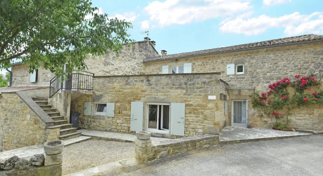 Luxury Mas With two Guest Houses and Private Pool With Stunning Views, Забронировать Гостевой дом Сен-Прива-де-Шамкло Лангедок-Руссильона