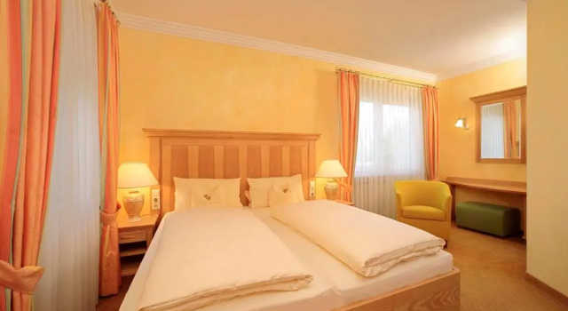 Ringhotel Sonneck, Забронировать Отель Отели Бад-Вёрисхофен с бассейном, Бассейн
