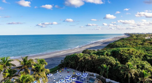 Двухместный номер Standard с балконом и с видом на океан Jupiter Beach Resort & Spa