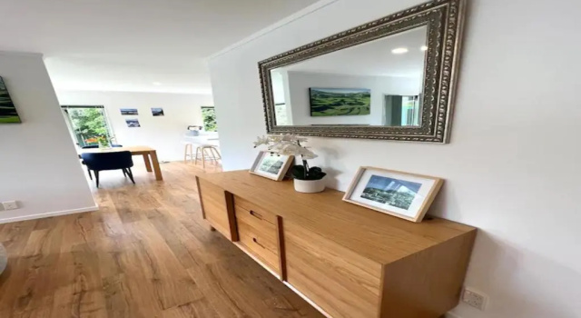 Private and sunny 3-bedroom home with parking, Забронировать Отель Отели региона Окленда с парковкой, Парковка