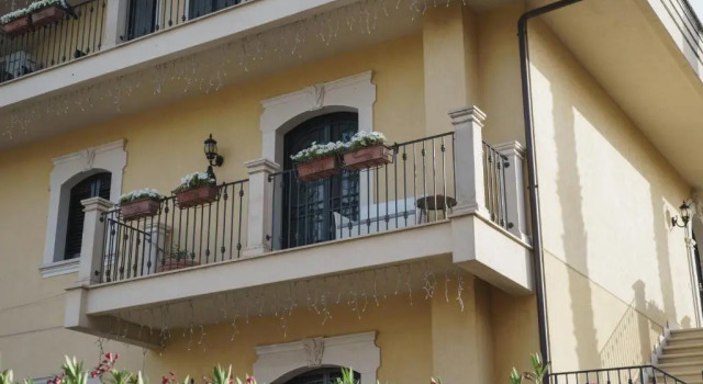 Caffetteria Luca Suite & Rooms, Rezervați Hotel Bronte Etna