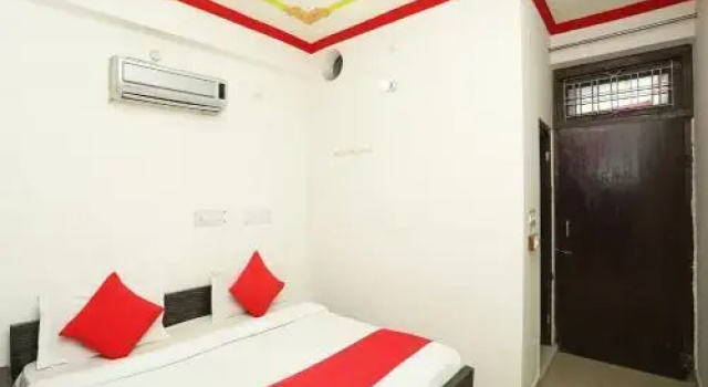 OYO 17329 R K Hotel