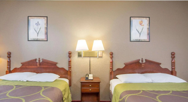Standard Vierer Zimmer Rodeway Inn