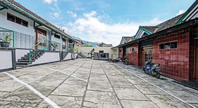 SPOT ON 91715 Hotel Citra Dewi 1, Брондау Қонақ үй Semarang Central Java