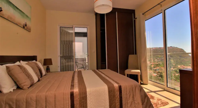 Caracas One Bedroom Apartment Sea View, Varaa Huoneisto Funchal hotellit, joissa on uima-allas, lähellä CityBubbles, Uima-allas