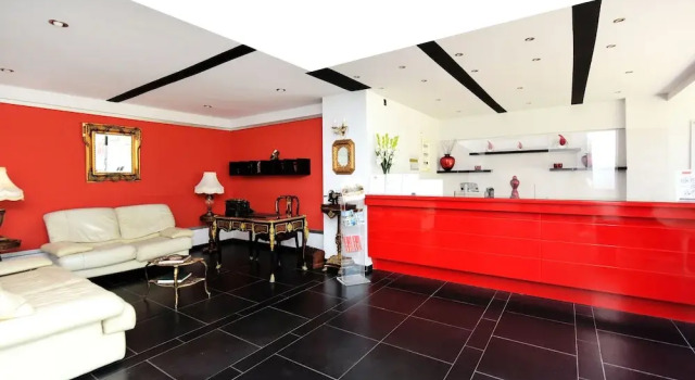 Rhodes Premium Suite, Luxury with Private Hot Tub - Adults Only