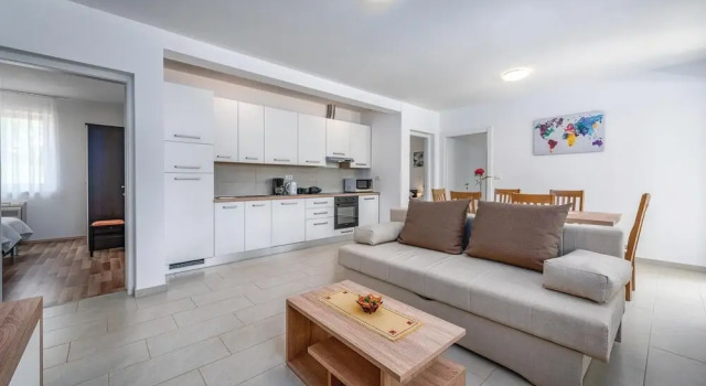 Nice Home in Zminj With Wifi and 3 Bedrooms, Забронировать Отель Барбан Истрия