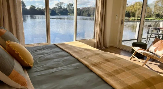 Вилла Luxury Crittenden Lakeside Villas