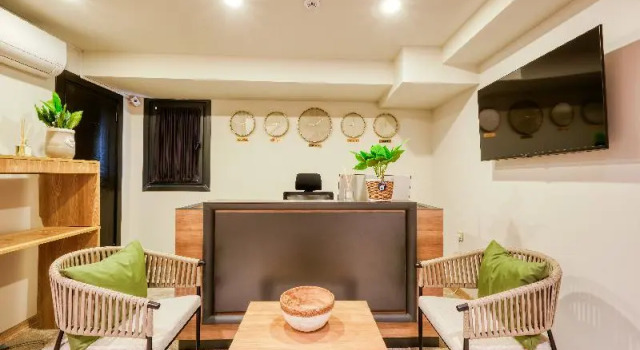 Elephant In The Room, Book Hotel Kadıköy Beyoglu, nær Haydarpasa Train Station