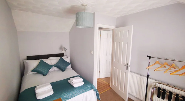 Cozy 2-bed Cottage in Merthyr, 5 Mins to Bike Park, Забронировать Дом для отпуска Мертир-Тидвилл 