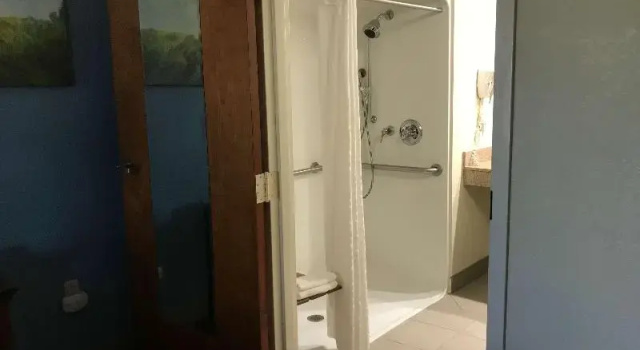 Двухместный номер Standard с балконом Best Western Inn & Suites Monroe
