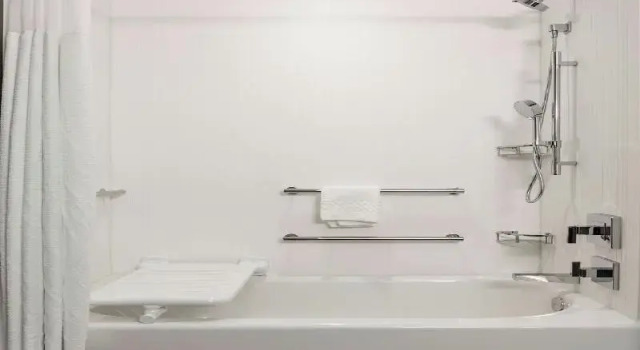 Четырёхместный номер Standard Courtyard by Marriott Indianapolis Fishers