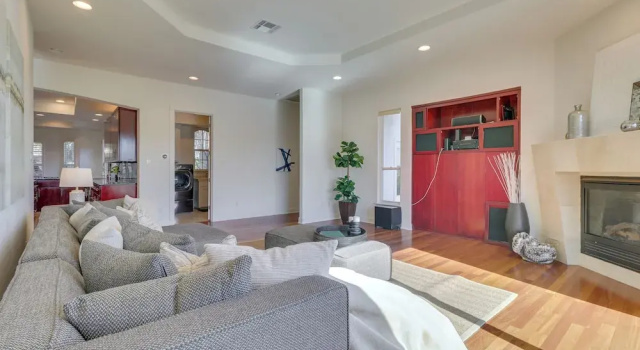Chic Villa with Infinity Pool 10 Mi to Downtown!, Забронировать Вилла Коттеджи Greater Austin, Коттедж