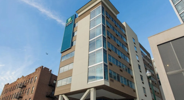 Holiday Inn Express - New Rochelle by IHG, Забронировать Отель Нью Рошель Westchester County