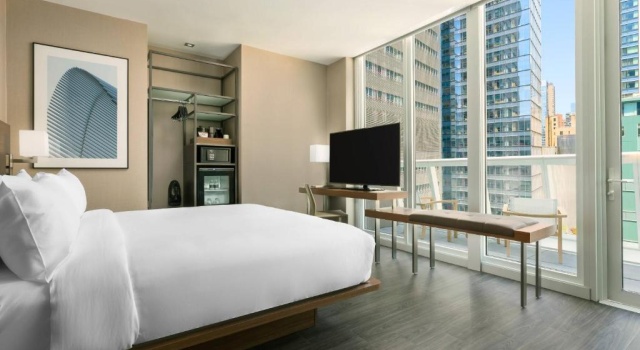 Номер Standard с балконом AC Hotel by Marriott New York Times Square
