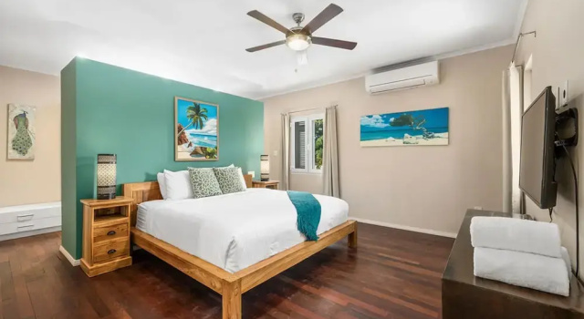 Amazing 4BR 3BA Villa Palm Beach w NEW Pool