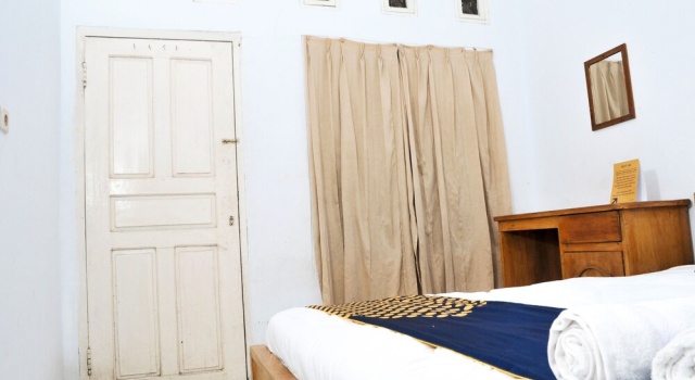 Rendy Putra Malingping by OYO Rooms