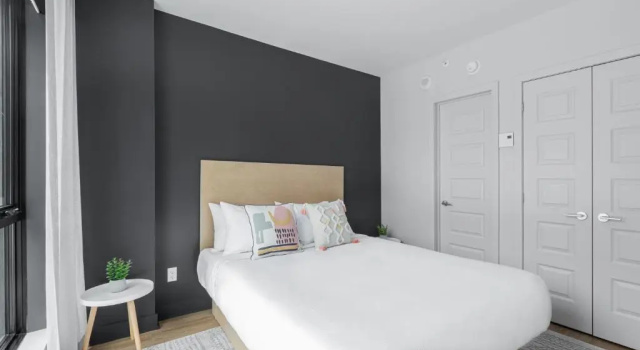 Balkonlu Standart daire Griffintown Hotel