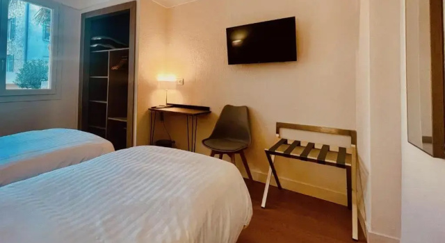 Двухместный номер Economy Hotel Courbet