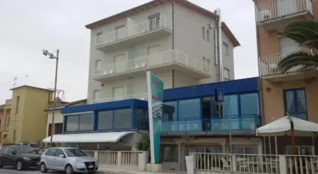 Gabbiano Hotel, Забронировать Отель Чивитанова-Марке Побережье Марке