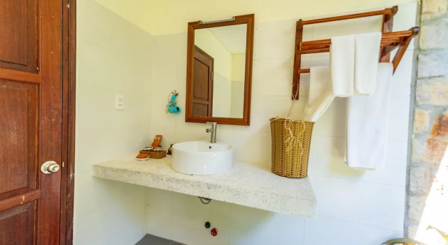 Бунгало Superior с балконом и с видом на сад Phu Quoc Eco Beach Resort