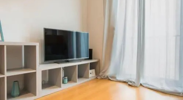 Lovelystay - Family-Friendly Apartment Downtown, Забронировать Апартаменты/квартира Отели Эстремадура с парковкой, Парковка
