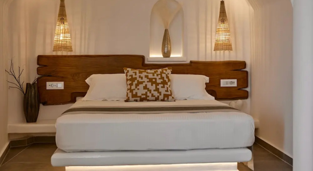 Полулюкс с балконом Allure Breeze Suites