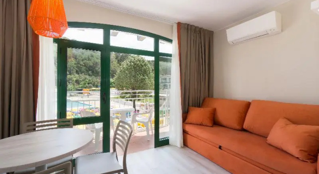 Четырёхместный семейный номер Standard с балконом Medplaya Aparthotel Sant Eloi