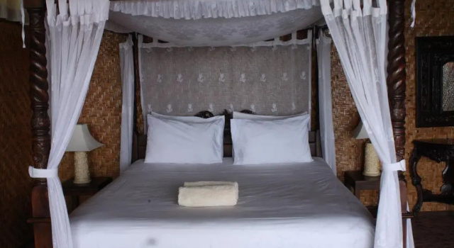 Oka 7 Bungalow, Rezerwuj Hotel Hotele w Bali z Basenem, Basen